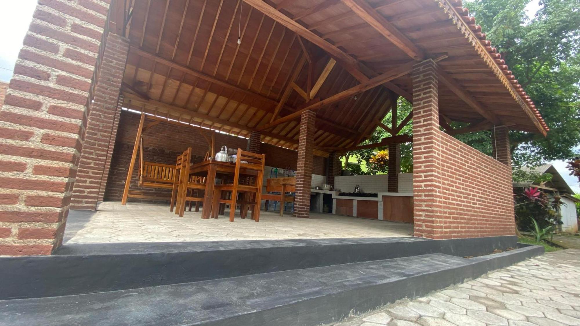 Adventure Turtle Homestay Meru Betiri Sarungan Exteriör bild
